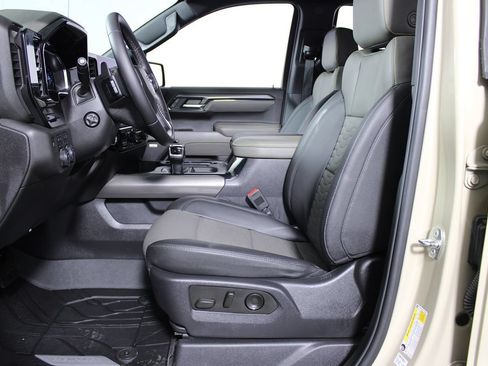 Used 2023 Chevrolet Silverado 1500 ZR2 w/ Technology Package AWD/4WD image 7