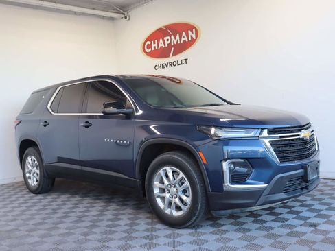 Certified 2023 Chevrolet Traverse LS w/ LPO, Cargo Package FWD image 1