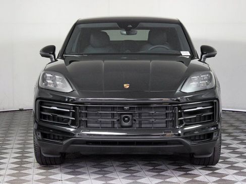 Certified 2025 Porsche Cayenne Coupe image 10