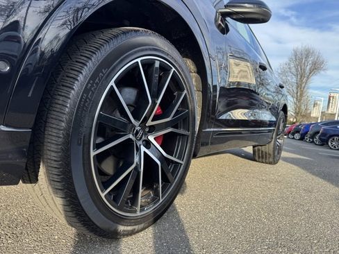 Used 2019 Audi Q8 Prestige image 10