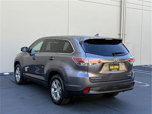 Used 2016 Toyota Highlander Plus AWD/4WD image 6
