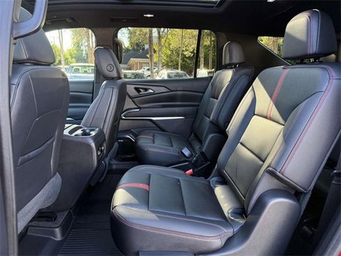 Certified 2024 Chevrolet Traverse RS w/ LPO, Floor Liner Package image 10