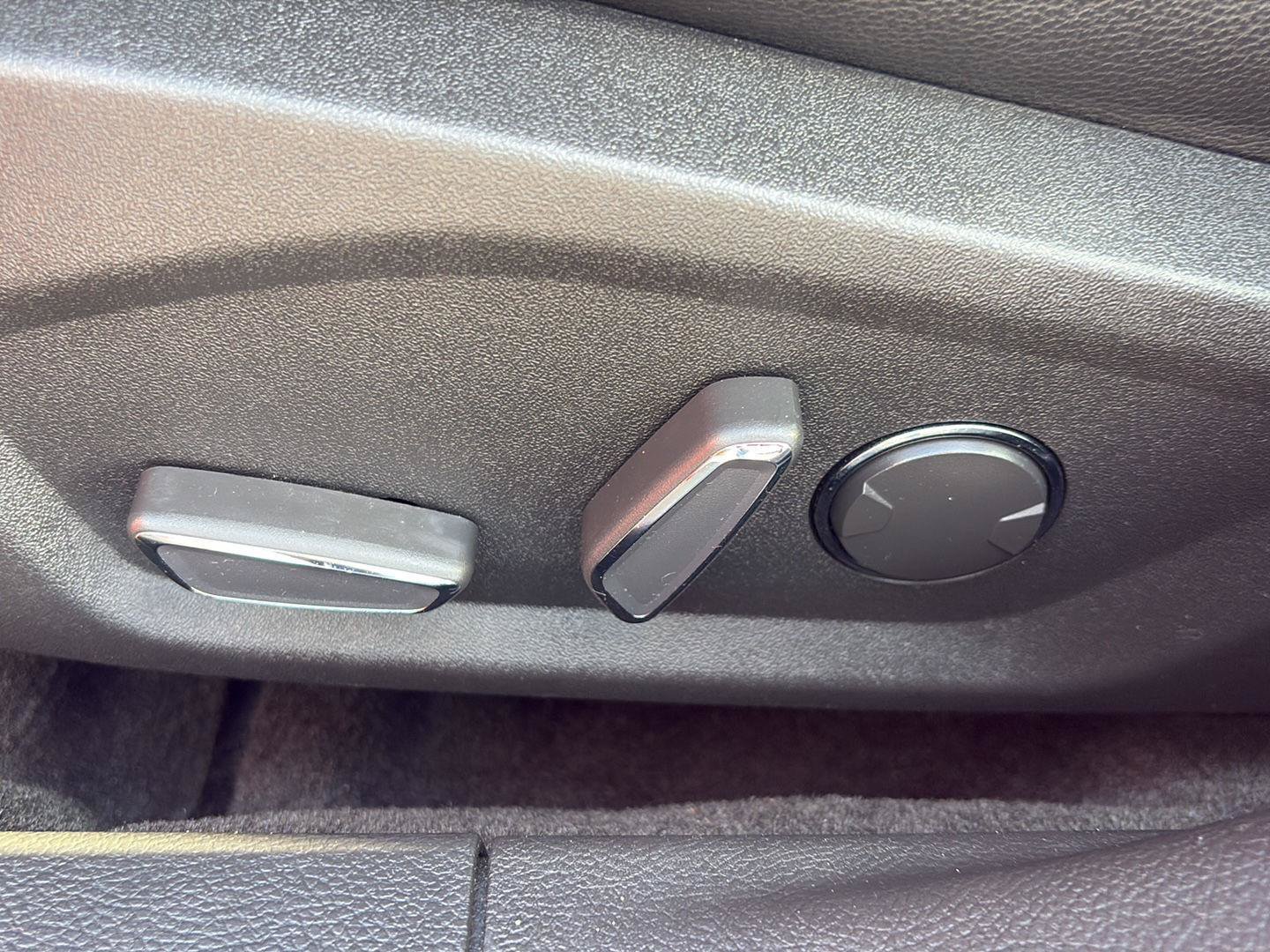 Used 2014 Ford Fusion SE w/ Equipment Group 502A FWD image 28