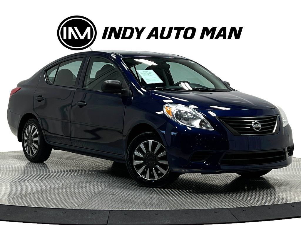 Used 2014 Nissan Versa S FWD image 2