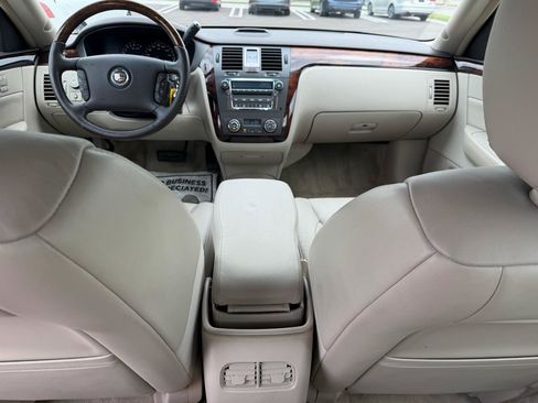 Used 2009 Cadillac DTS FWD image 10