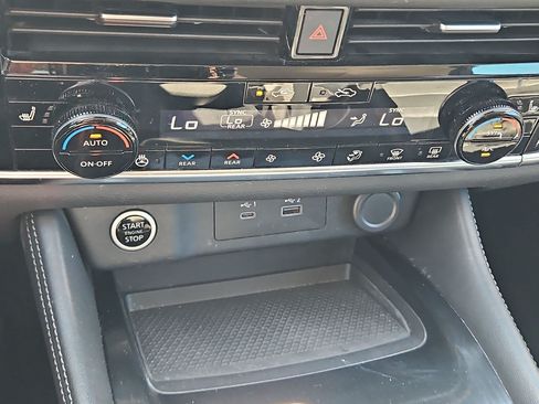 Used 2021 Nissan Rogue SL w/ Premium Package FWD image 22