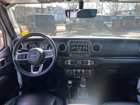 Used 2023 Jeep Wrangler Sahara w/ Cold Weather Group image 33