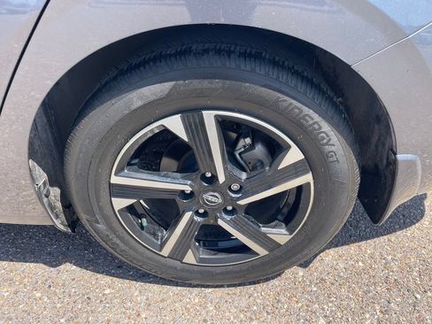 Certified 2025 Nissan Sentra SV w/ Trunk Package FWD image 17