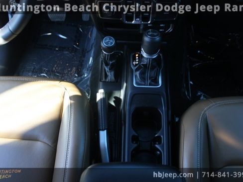 Used 2023 Jeep Wrangler Unlimited Sahara w/ Safety Group image 13