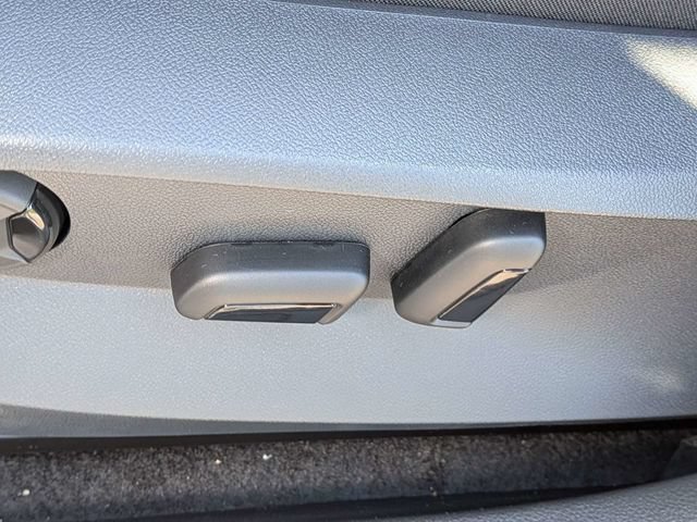 New 2026 Volkswagen Taos SE FWD image 20