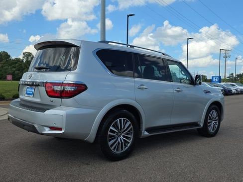 Used 2023 Nissan Armada SL w/ Captain's Chairs Package RWD image 3