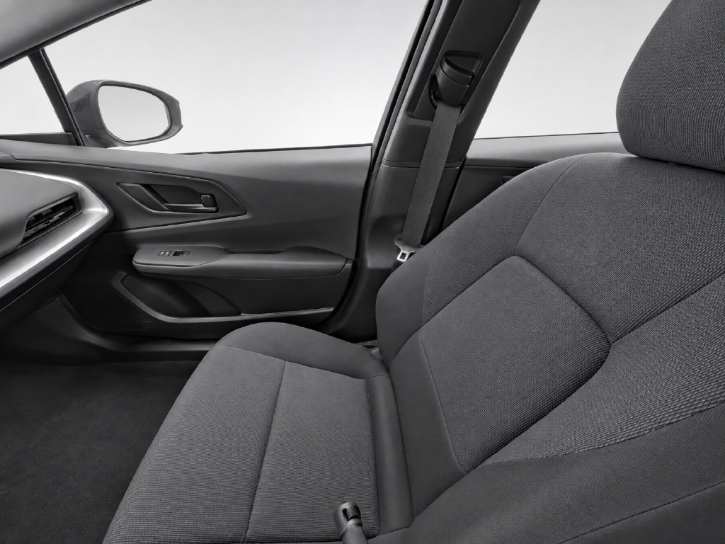 Certified 2024 Toyota Prius LE FWD image 15