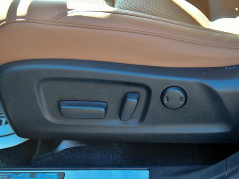 Used 2022 Lexus RX 350L FWD w/ Premium Package image 18