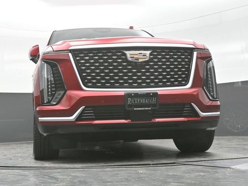 Certified 2025 Cadillac Escalade Premium Luxury w/ Touring Package AWD/4WD image 33