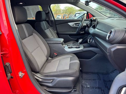 Used 2025 Chevrolet Blazer LT FWD image 32