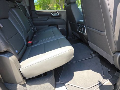 Used 2025 GMC Sierra 3500 SLT w/ SLT Convenience Package AWD/4WD image 14