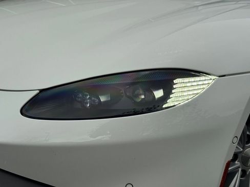 Used 2023 Aston Martin V8 Vantage Roadster RWD image 15