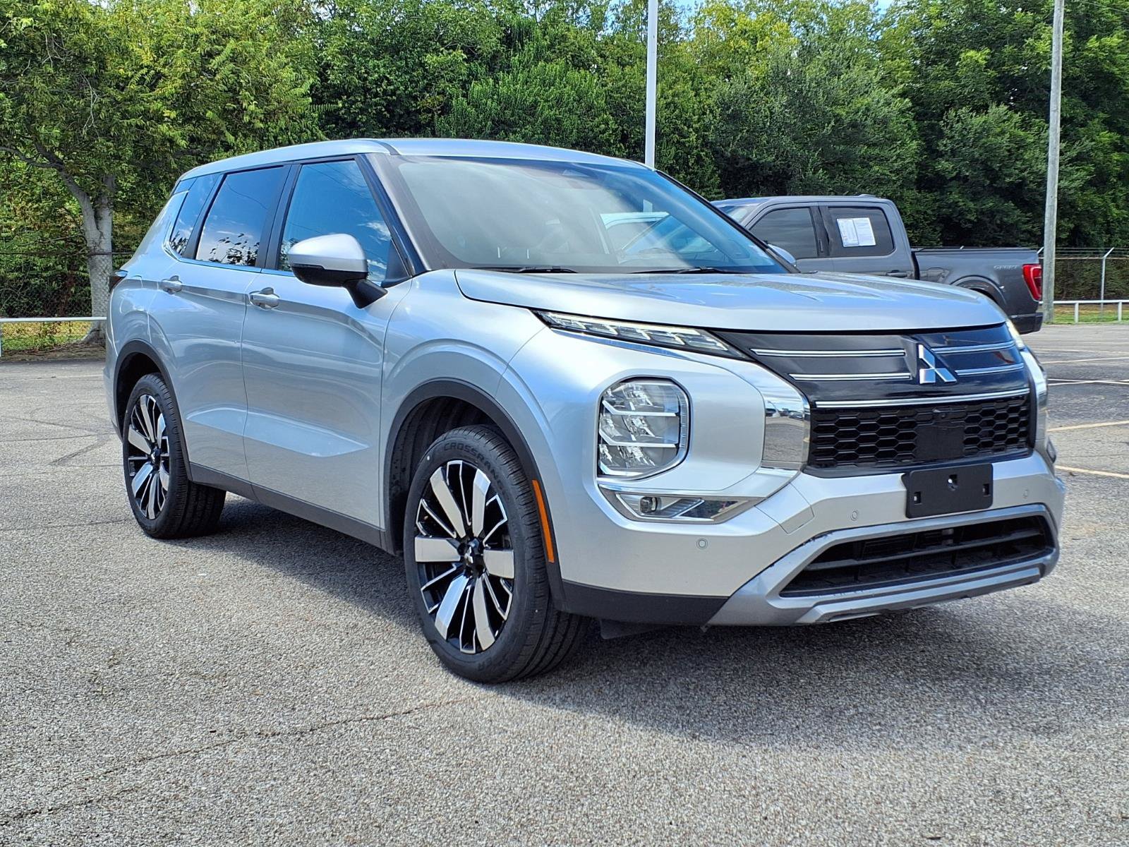 Used 2025 Mitsubishi Outlander SE FWD image 21