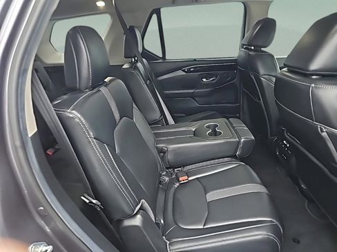 Used 2025 Honda Pilot EX-L image 33