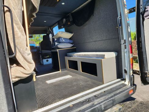 Used 2006 Dodge Sprinter 2500 w/ PWR Convenience Group RWD image 50