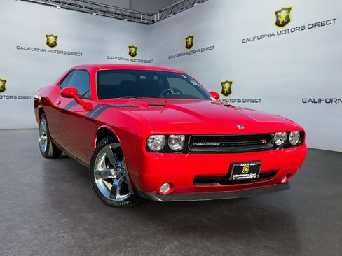 Used 2010 Dodge Challenger R/T w/ Sound Group RWD image 3