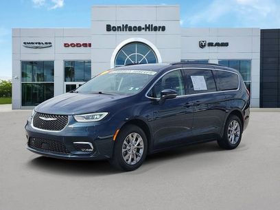 Used 2022 Chrysler Pacifica Touring-L