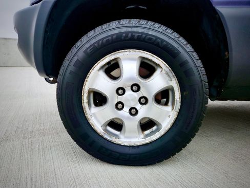 Used 1997 Toyota RAV4 4WD 4-Door image 14