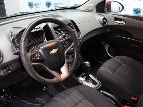 Used 2016 Chevrolet Sonic LT image 7