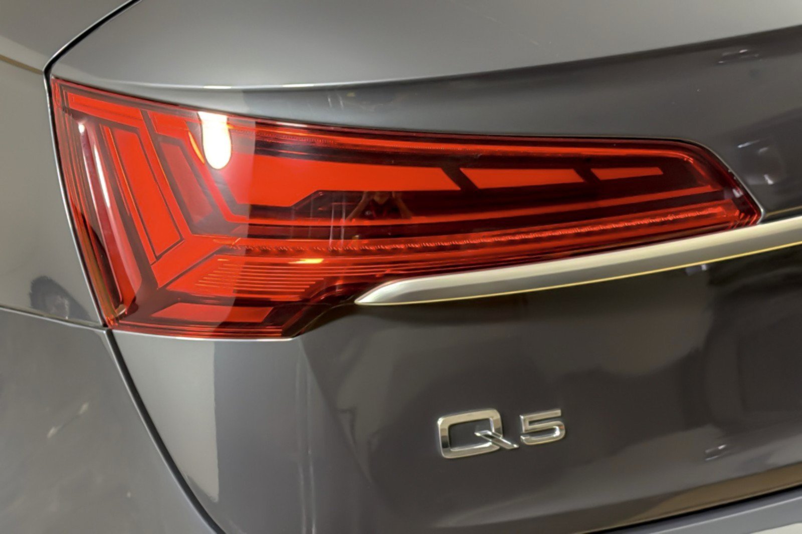 Used 2023 Audi Q5 2.0T Premium w/ Convenience Package AWD/4WD image 25