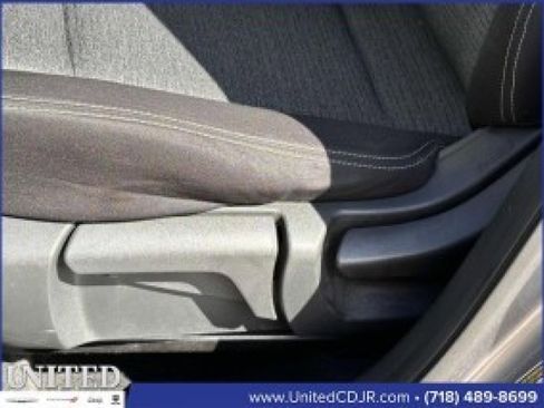 Used 2021 Nissan Rogue S image 14