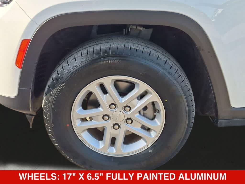 Used 2024 Jeep Grand Cherokee Laredo RWD image 13