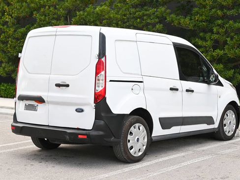 Used 2017 Ford Transit Connect XL FWD image 4