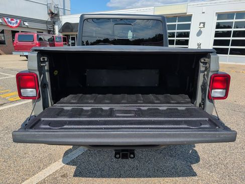 Used 2022 Jeep Gladiator Sport AWD/4WD image 24