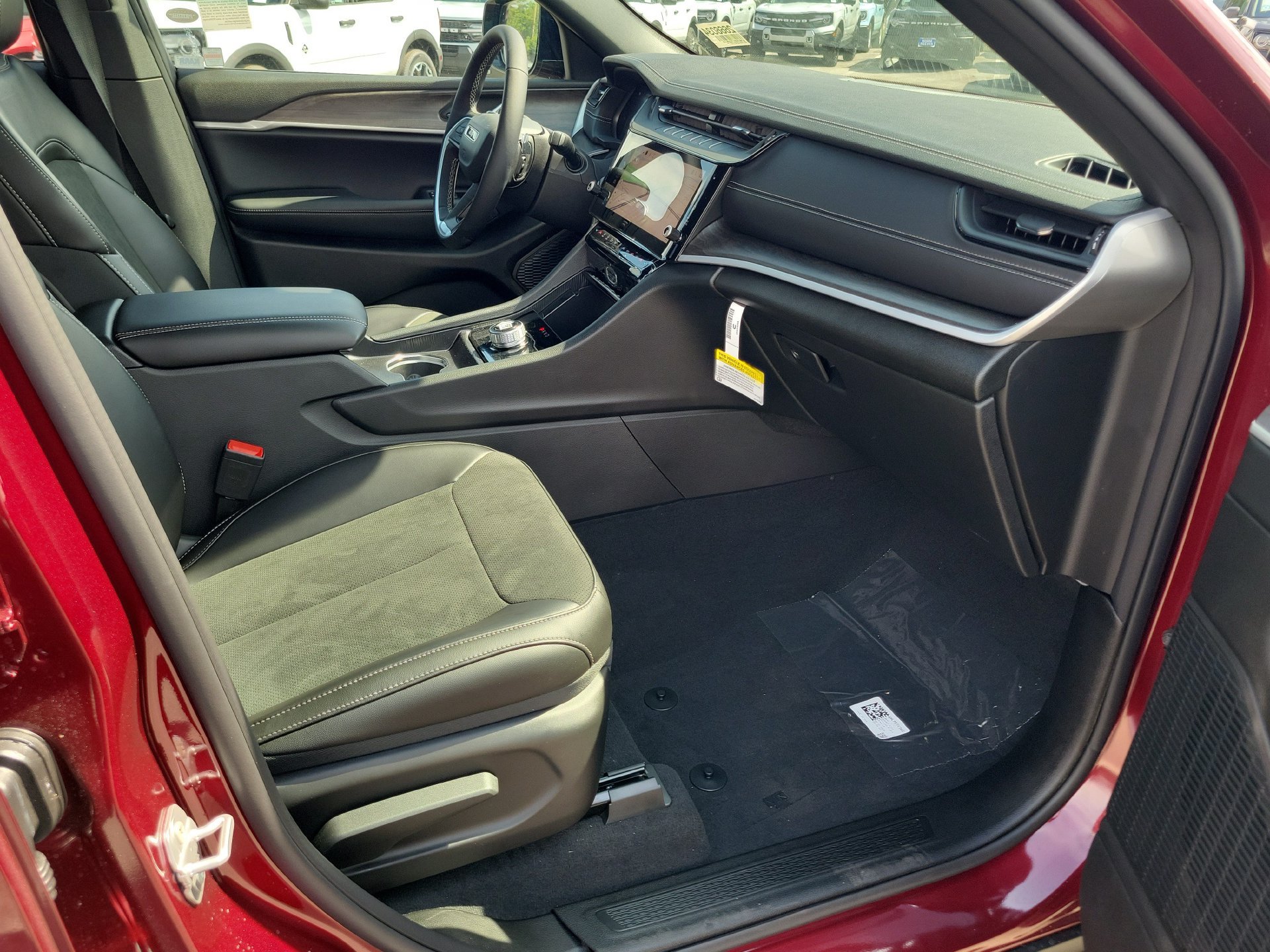 New 2026 Jeep Grand Cherokee Altitude RWD image 14