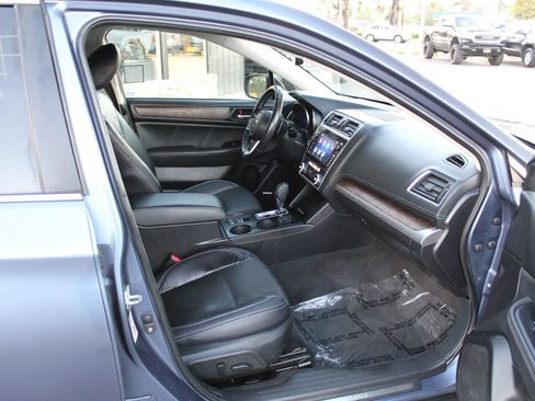 Used 2018 Subaru Outback 2.5i Limited AWD/4WD image 10