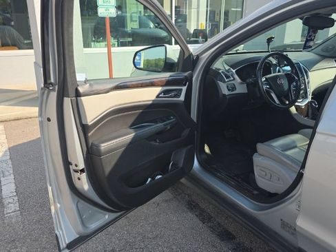 Used 2014 Cadillac SRX Luxury w/ Driver Awareness Package AWD/4WD image 7