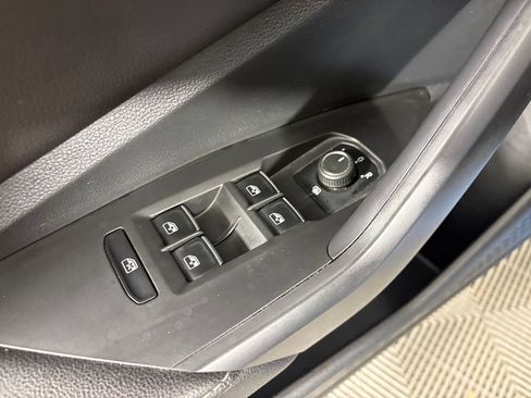 Used 2025 Volkswagen Jetta Sport FWD image 13