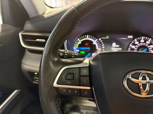 Used 2022 Toyota Highlander XLE AWD/4WD image 14