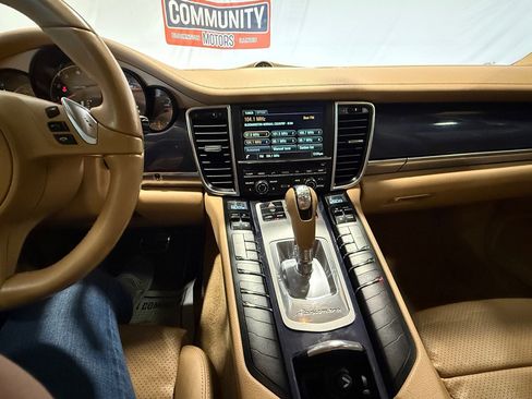 Used 2014 Porsche Panamera image 32