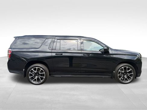 Used 2023 Chevrolet Suburban RST AWD/4WD image 10