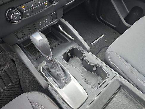 Used 2022 Nissan Frontier SV image 23