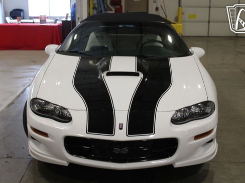 Used 2001 Chevrolet Camaro Z28 w/ SS Performance/Appearance Pkg image 23