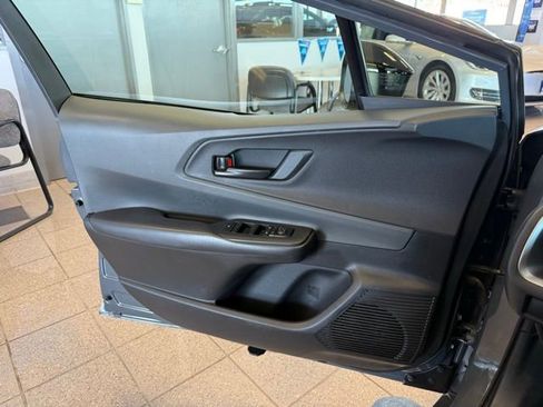 Used 2023 Toyota Prius LE image 19