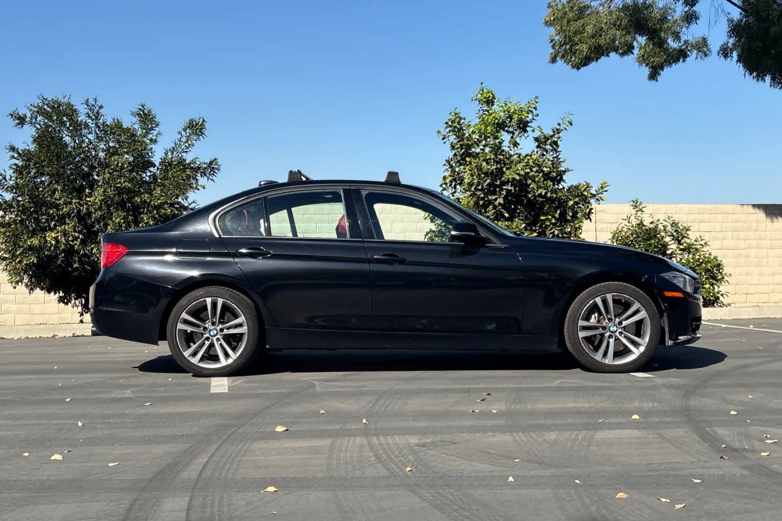 Used 2013 BMW 335i xDrive Sedan AWD/4WD image 9