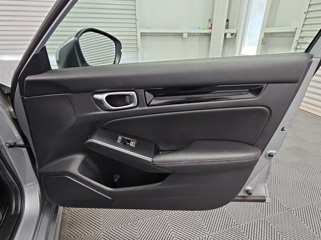 Used 2024 Honda Civic Touring image 39
