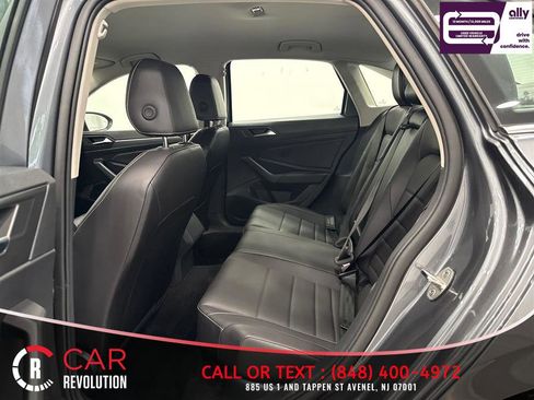 Used 2024 Volkswagen Jetta SE FWD image 36