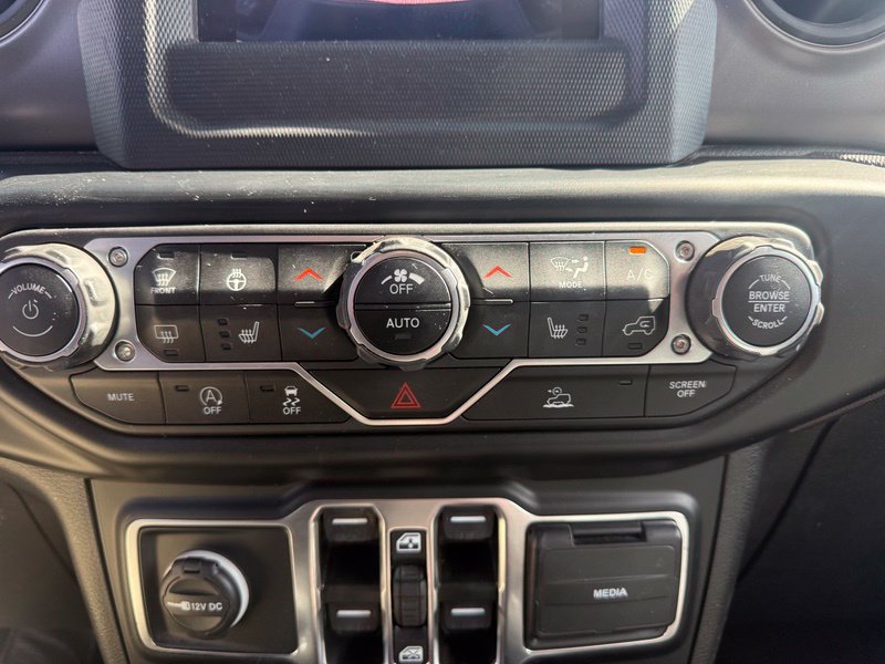 Used 2023 Jeep Gladiator Sport AWD/4WD image 9