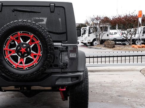 Used 2017 Jeep Wrangler Unlimited Rubicon image 48