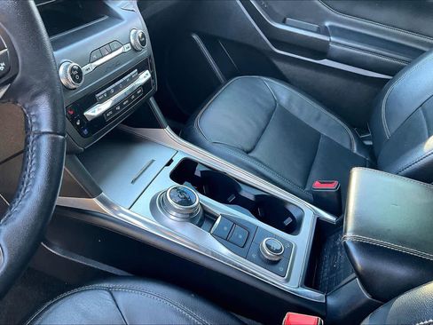 Used 2020 Ford Explorer Limited image 15