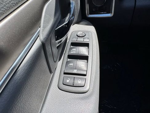 Used 2013 RAM 1500 Classic SLT AWD/4WD image 30